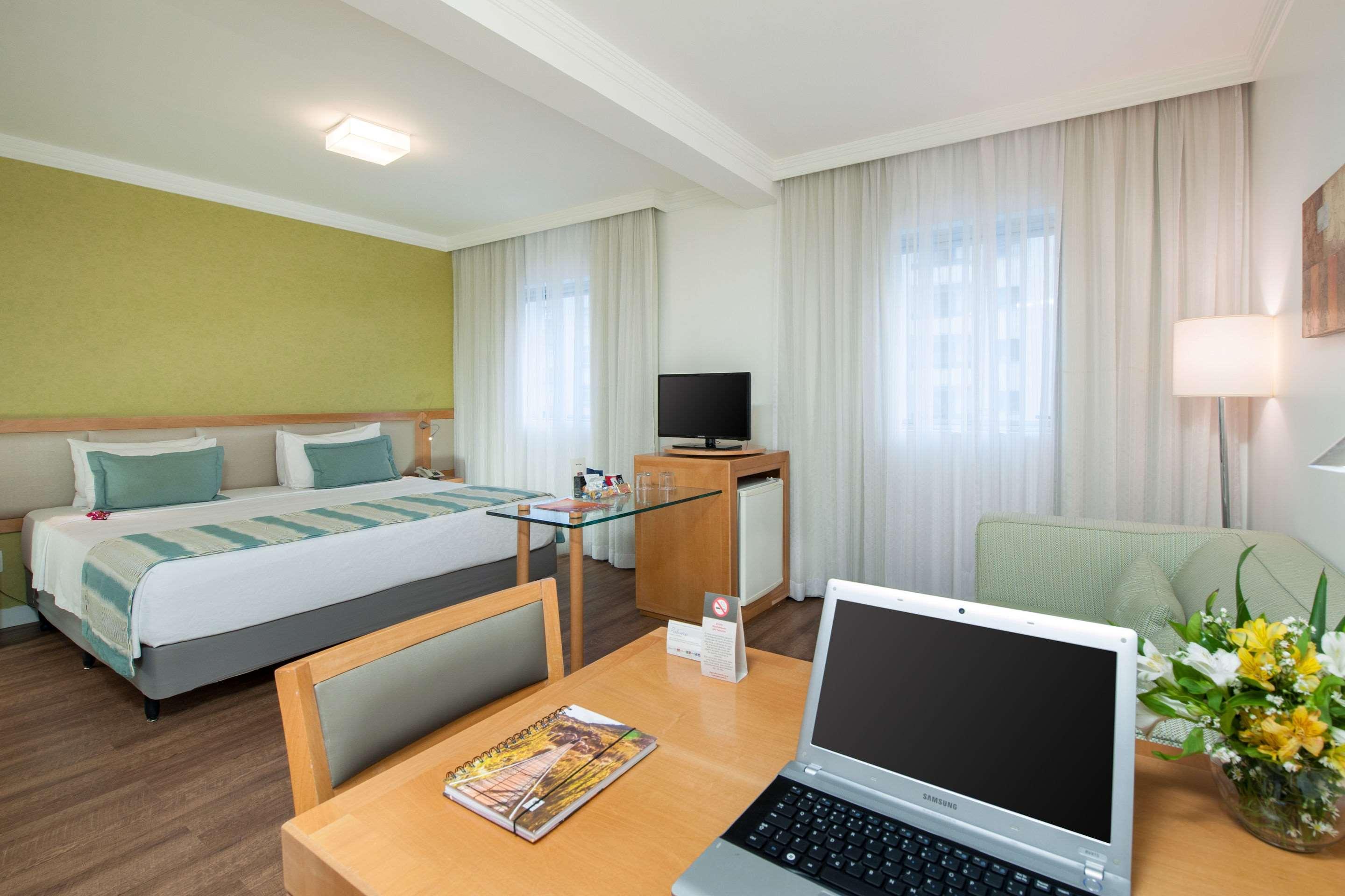 Suite, Queen Bed, Smoking