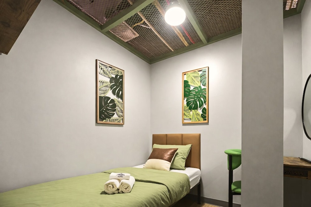 Nest, Twin Beds