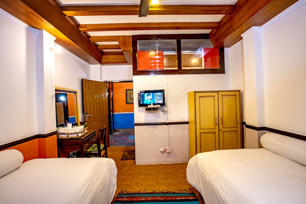 Shangri-La Boutique Hotel 17/50