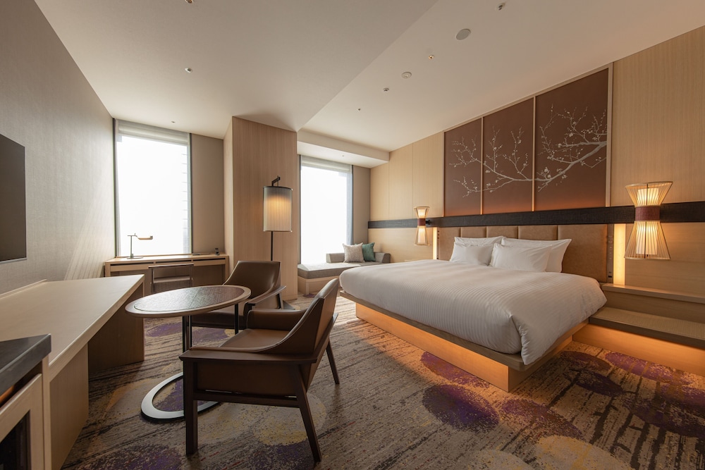 Premium, King Bed, Top Floor
