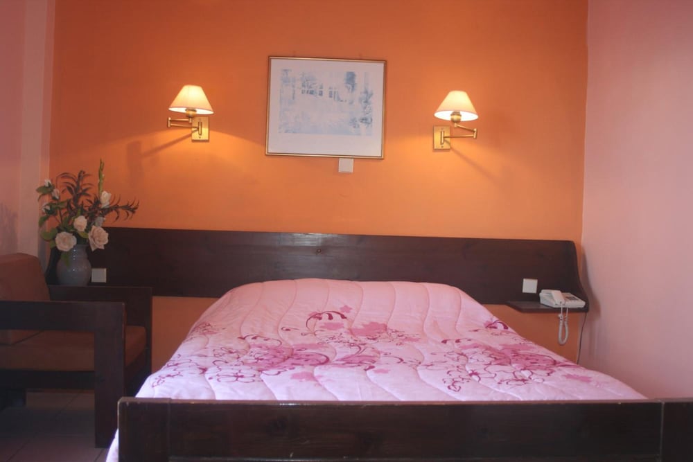 Aegli Hotel 50/64