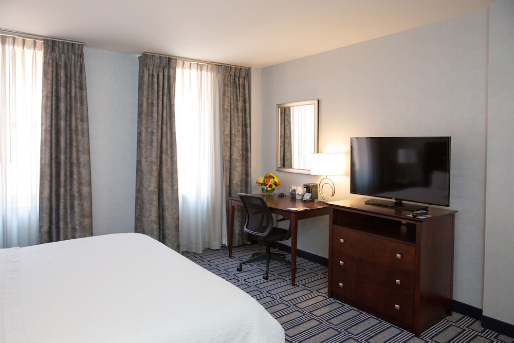 Hampton Inn & Suites Providence Downtown 18/50