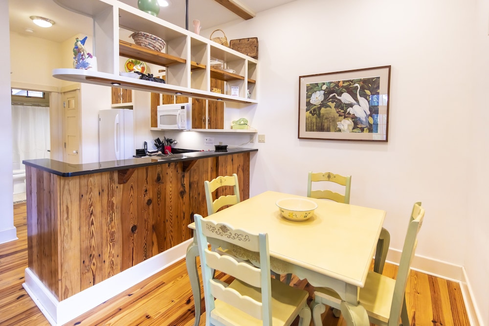 Hibiscus Coffee & Guesthouse 9/50
