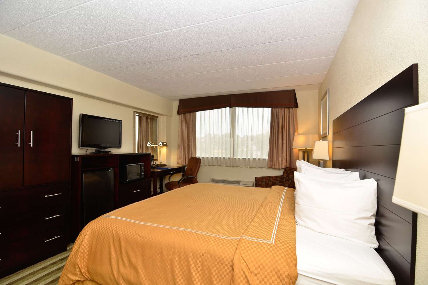 غرفة بسرير كينج لذوي الإعاقة، La Quinta Inn & Suites Washington DC-Capital/NoMA 2/3