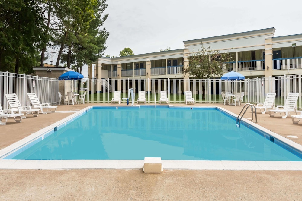 Days Inn By Wyndham Fredericksburg North 3/41