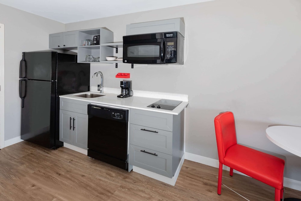 Hawthorn Extended Stay by Wyndham Ardmore 4/22