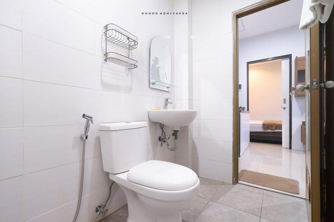 Jember Town Square Apartment by Calli Rooms 46/49