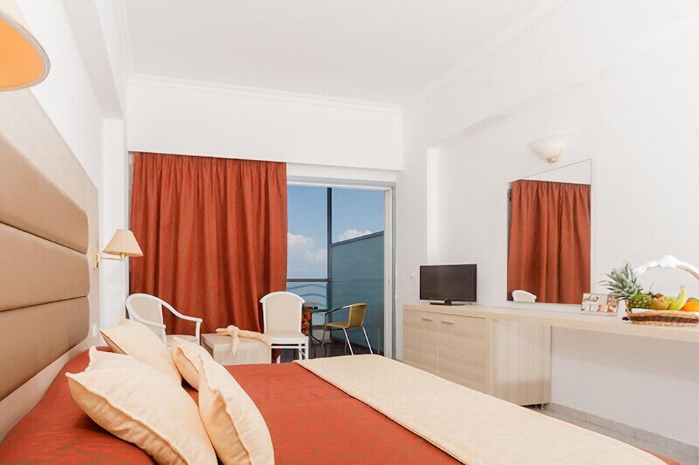 Belair Beach Hotel 16/50