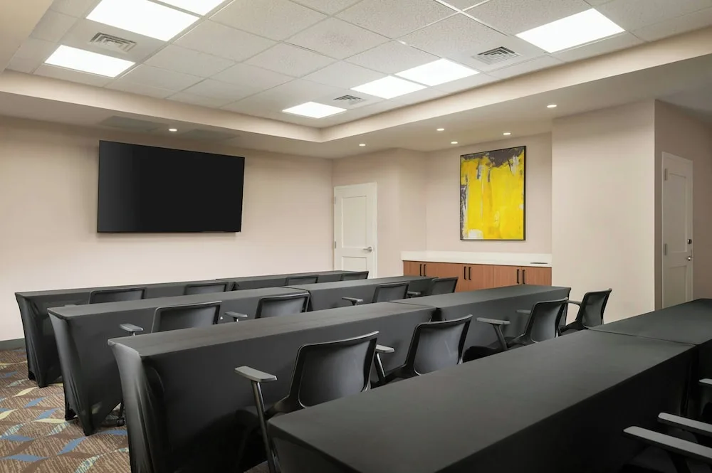 Residence Inn by Marriott Pearland 25/34