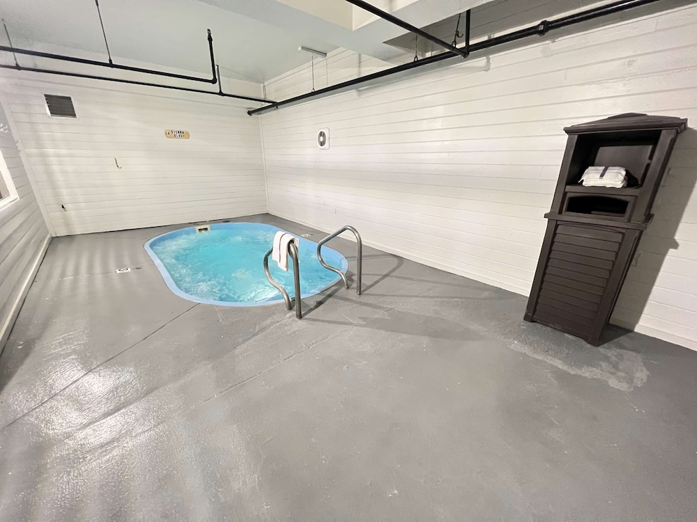 swimming pool spa