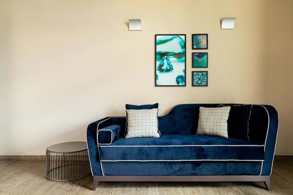 Amadomus Luxury Suites 34/46
