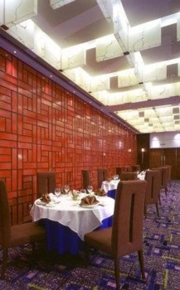 RuiWan New Century Hotel Tianjin 35/36