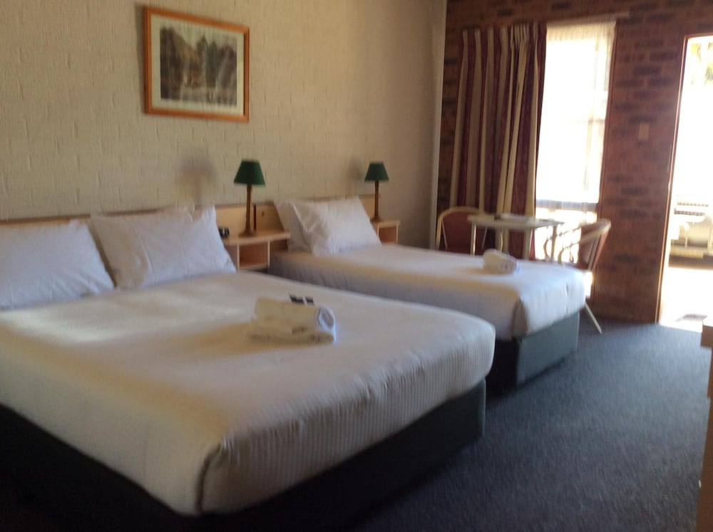Bega Downs Motor Inn 14/44