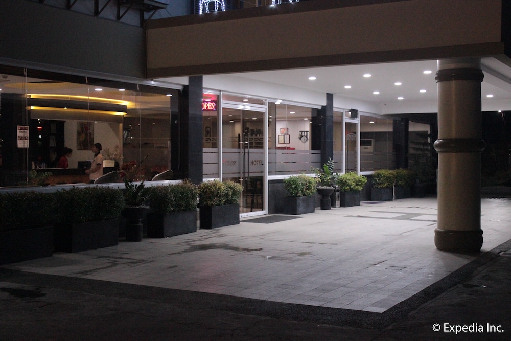 Horizon Hotel 9/50