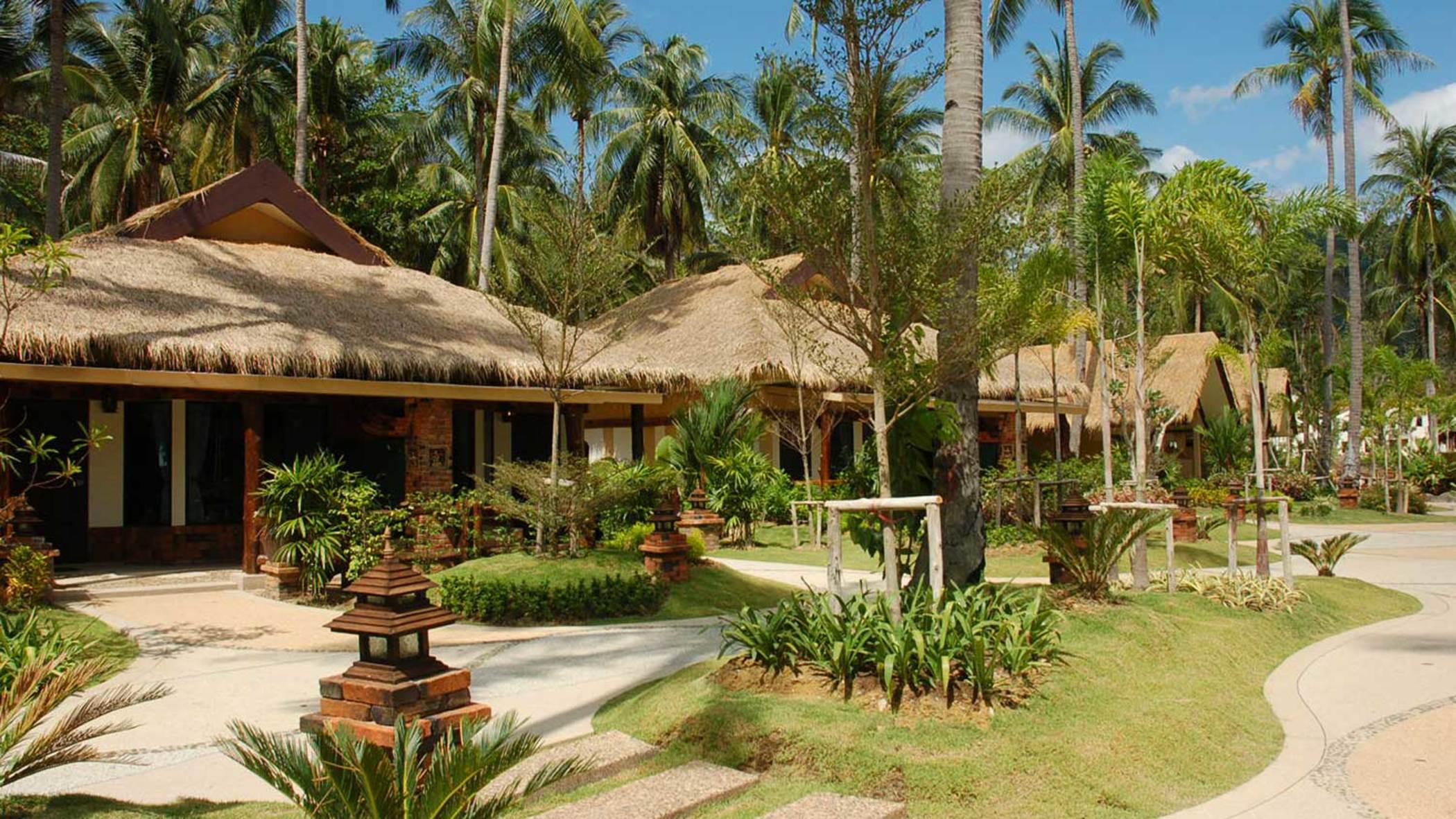Hotel and Beach Bungalow at Lanta Resort 46/55
