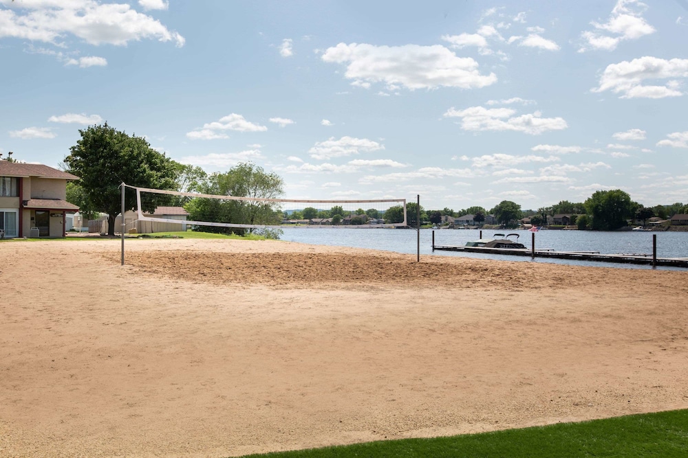 AmericInn by Wyndham La Crosse Riverfront Conference Center 10/45