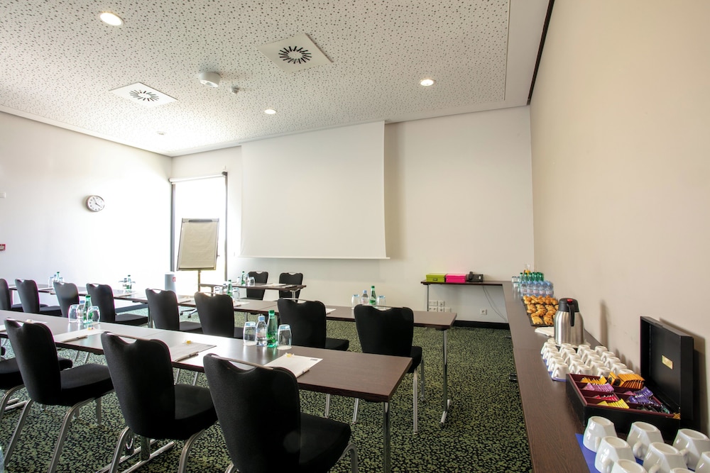 HOLIDAY INN EXPRESS MONTPELLIER-ODYSSEUM 58/71