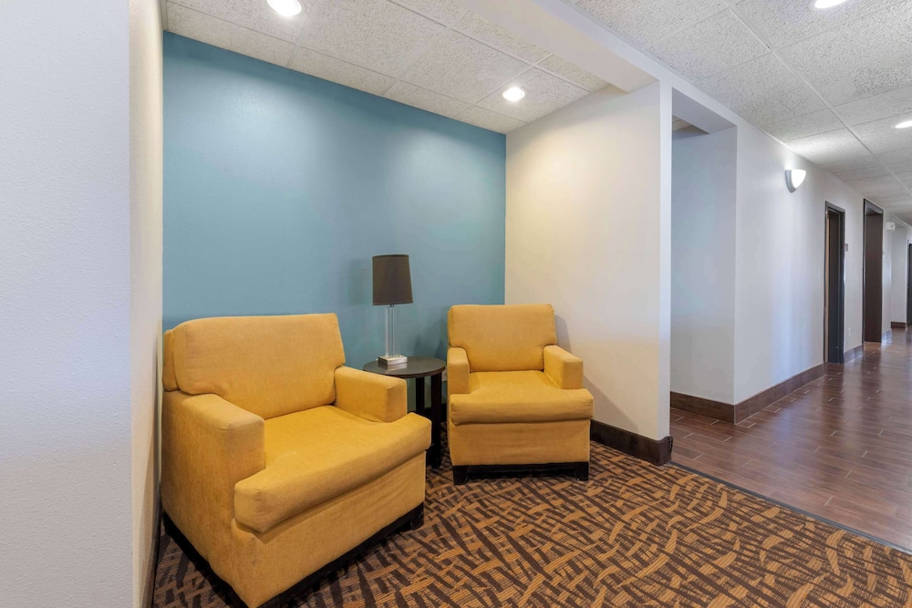 Sleep Inn & Suites Hays I-70 43/59