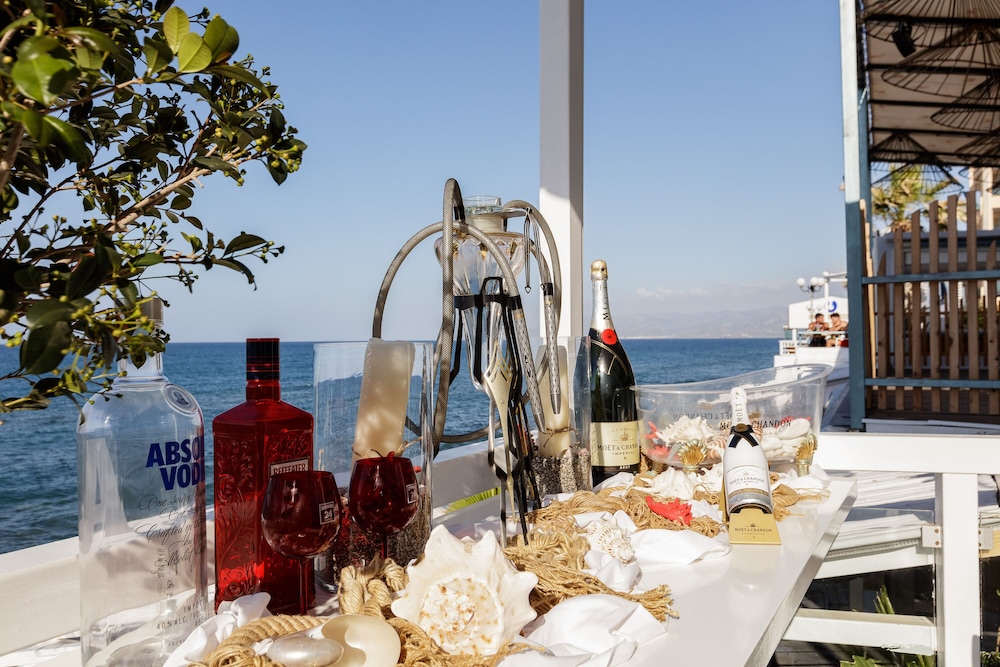 Kahlua Sea View Suites 53/67