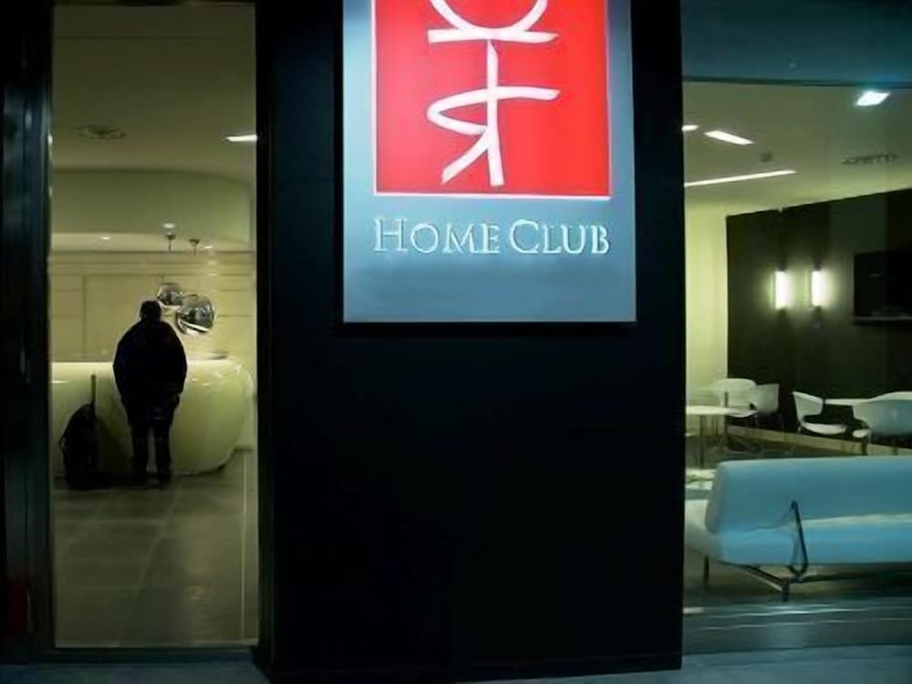 HOME CLUB SUITE HOTEL 4/22