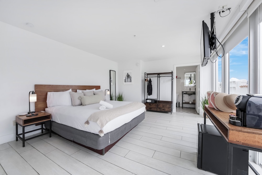 The Meridian Hotel 27/69