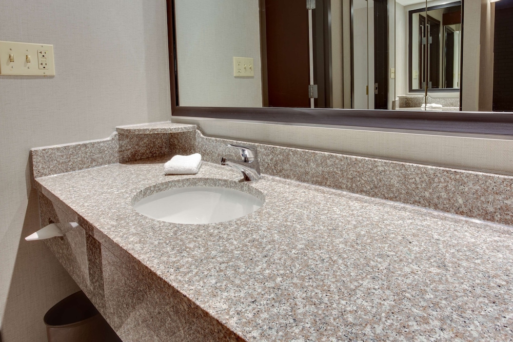 2 Rooms, Suite, King Bed, Sofa, Kitchen, Drury Inn and Suites Louisville East 3/4