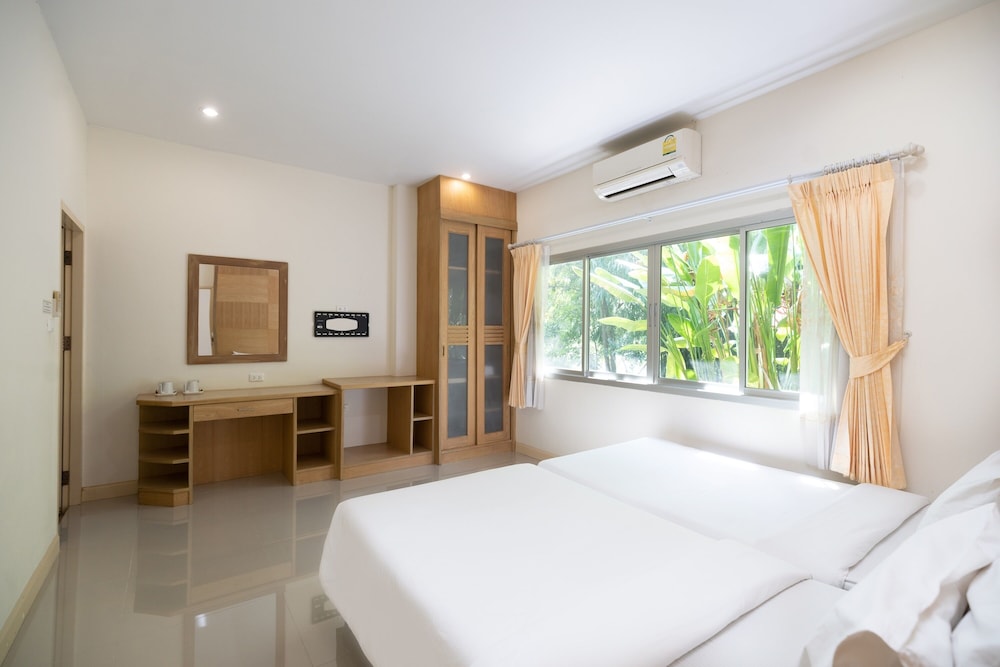 Thara Cholapruek Resort 6/50