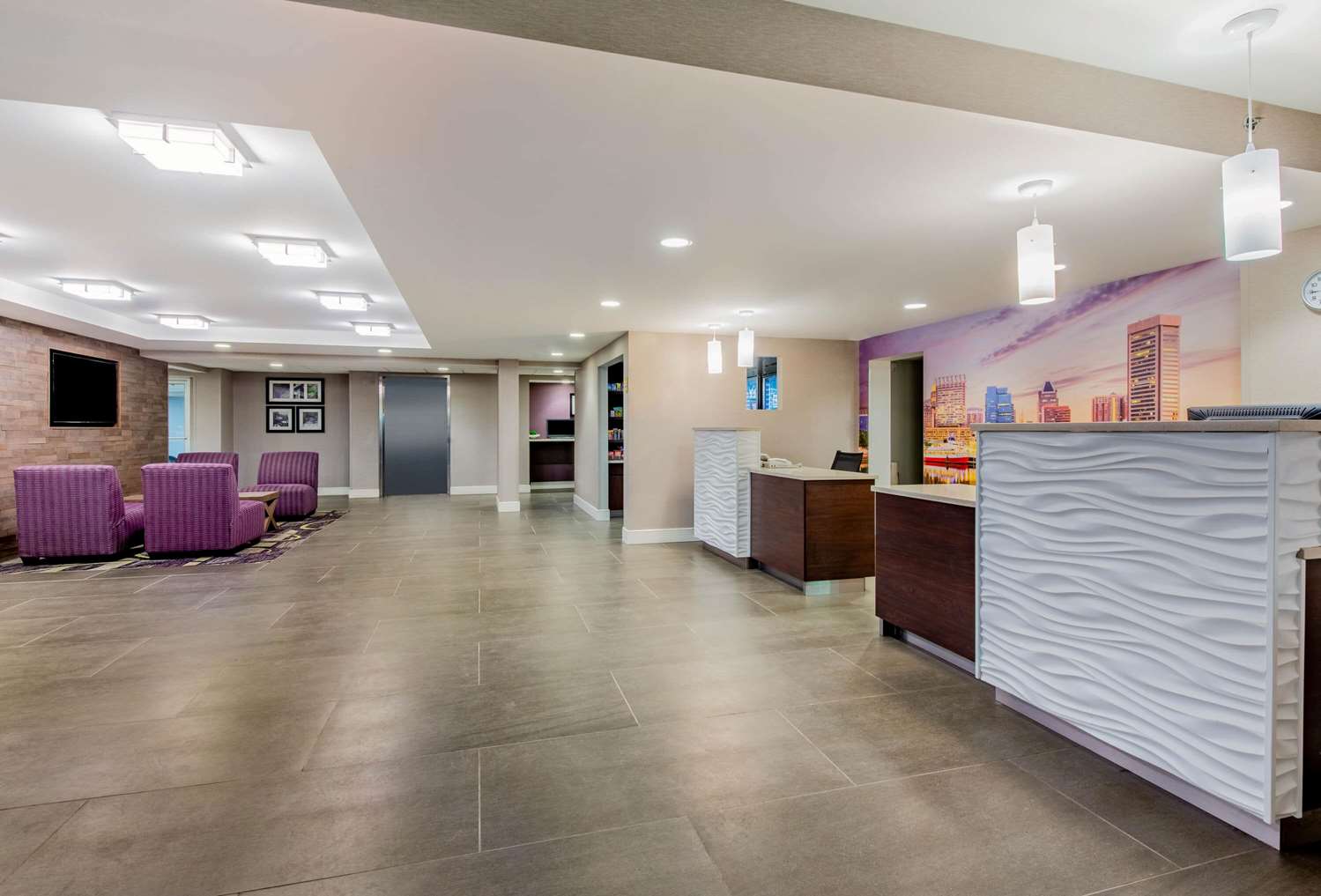 La Quinta Inn & Suites by Wyndham Baltimore BWI Airport 4/52