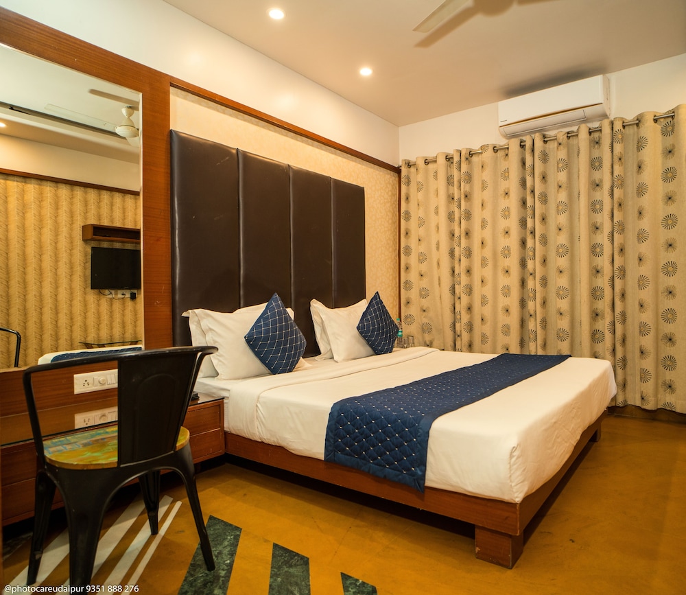 Uddhav Vilas Hotel 24/46