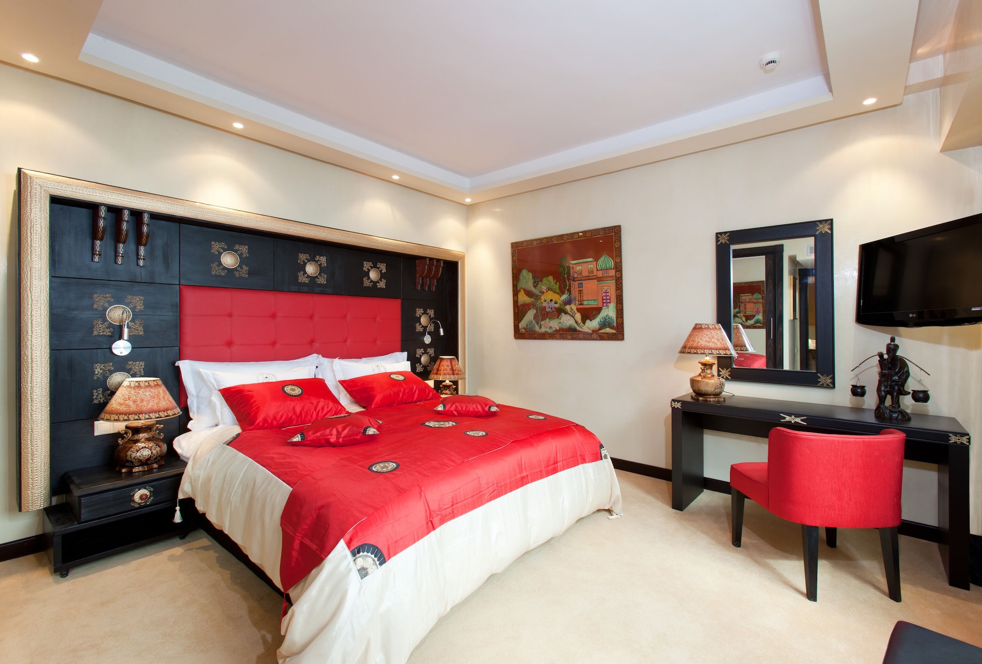 SUPERIOR, SUITE, KING BED