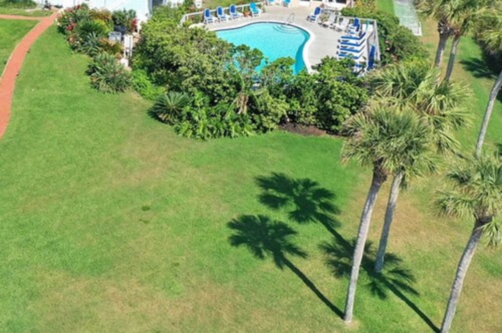 Beachfront Bed & Breakfast 38/46