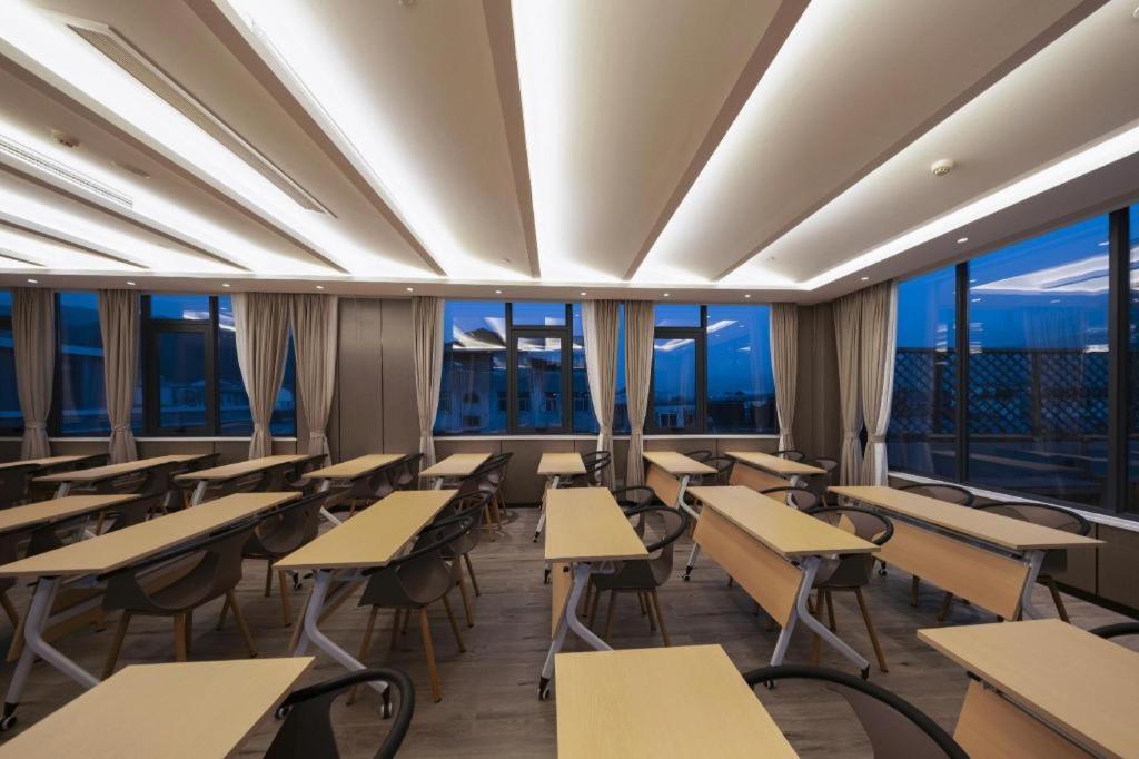 Magnotel (Luanchuan Changchun Road Cross Street) 29/33