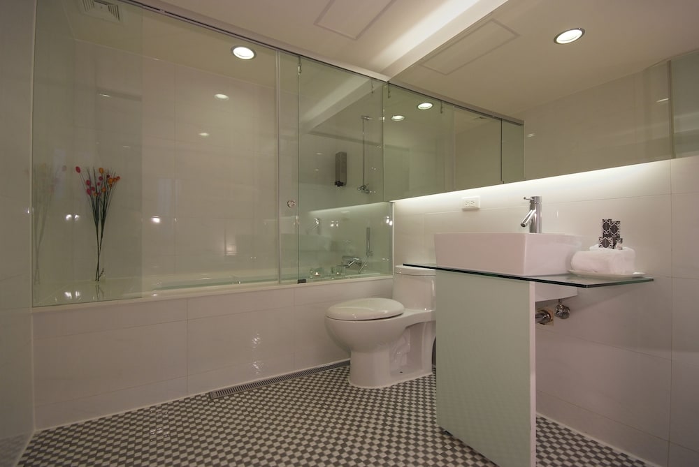 Hotel Purity 48/49