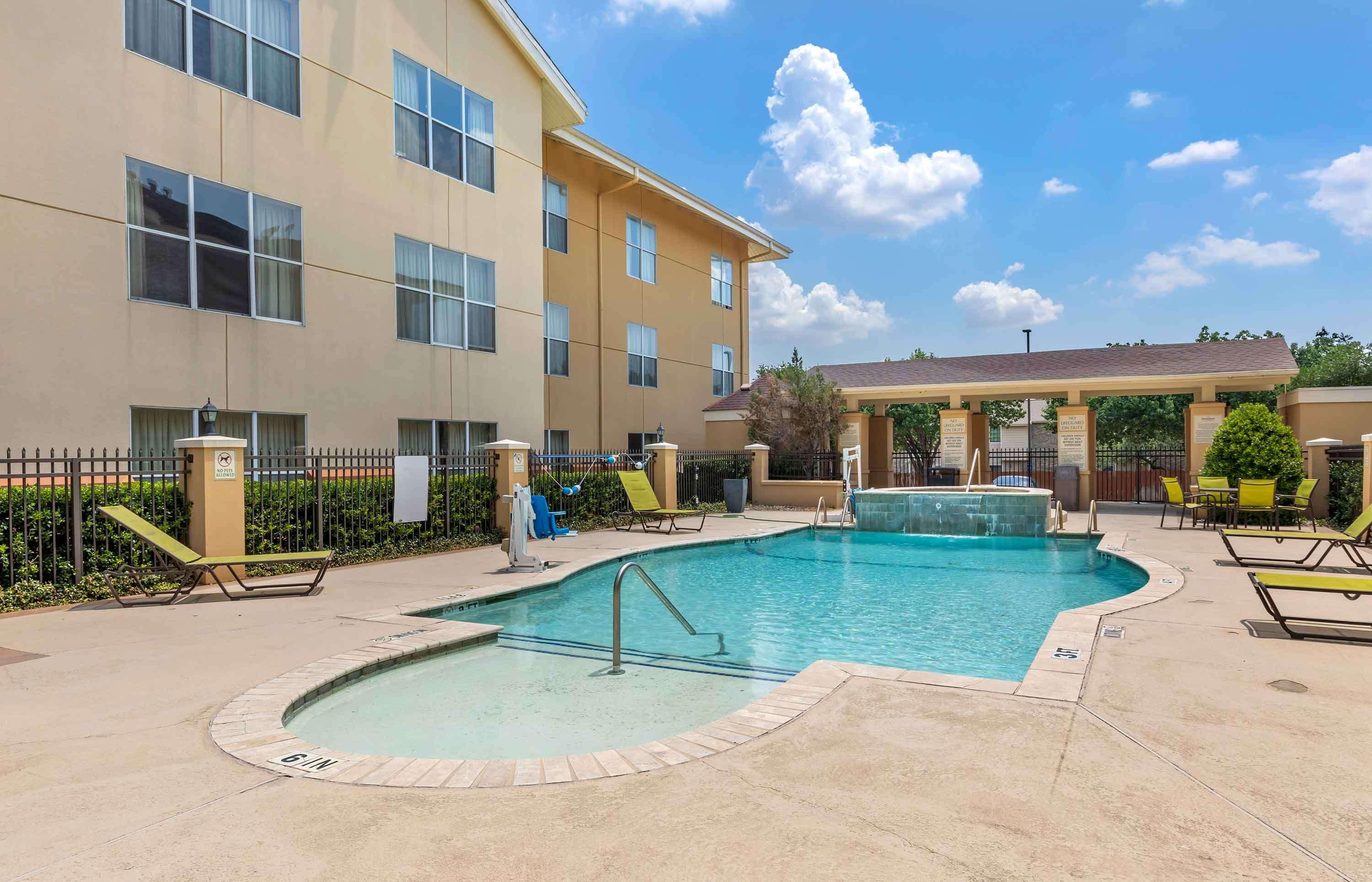 Extended Stay America - Dallas - Frankford Road 29/33