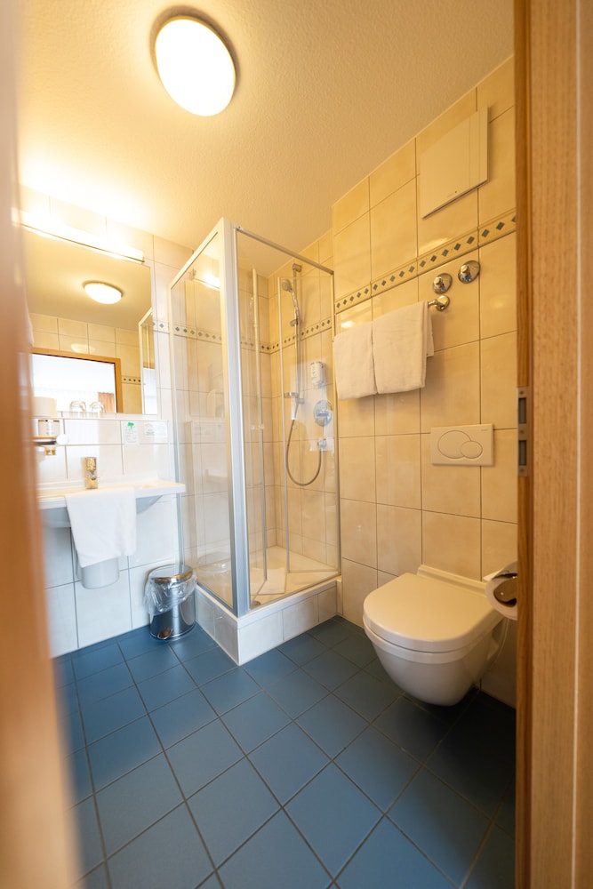 Ates Hotel Kehl 60/60