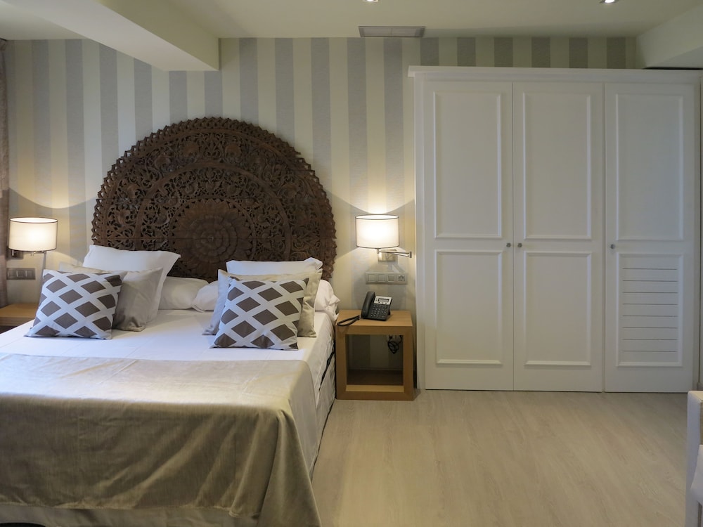Serennia Exclusive Rooms 11/58