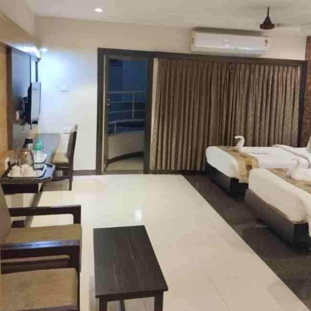 Mayas Hotel 12/50