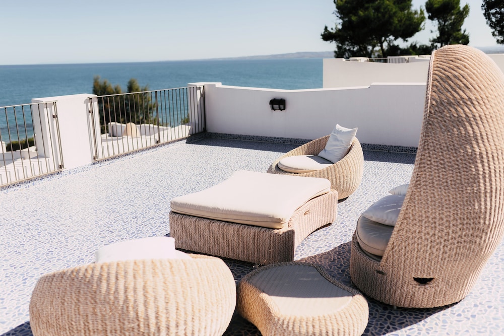 Baia Delphis Resort 16/59