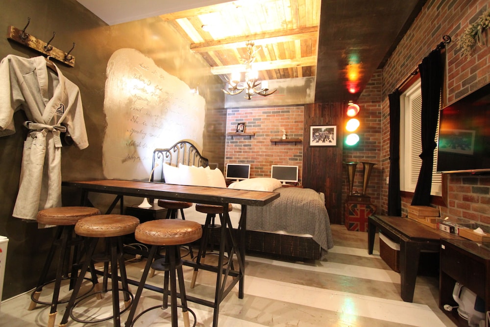 February Hotel Hwanggeum 73/93