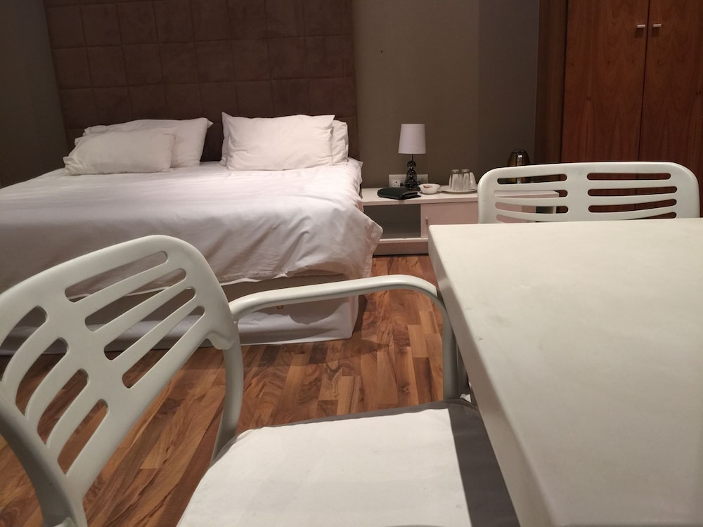 Sunset Beach Guesthouse 7/24