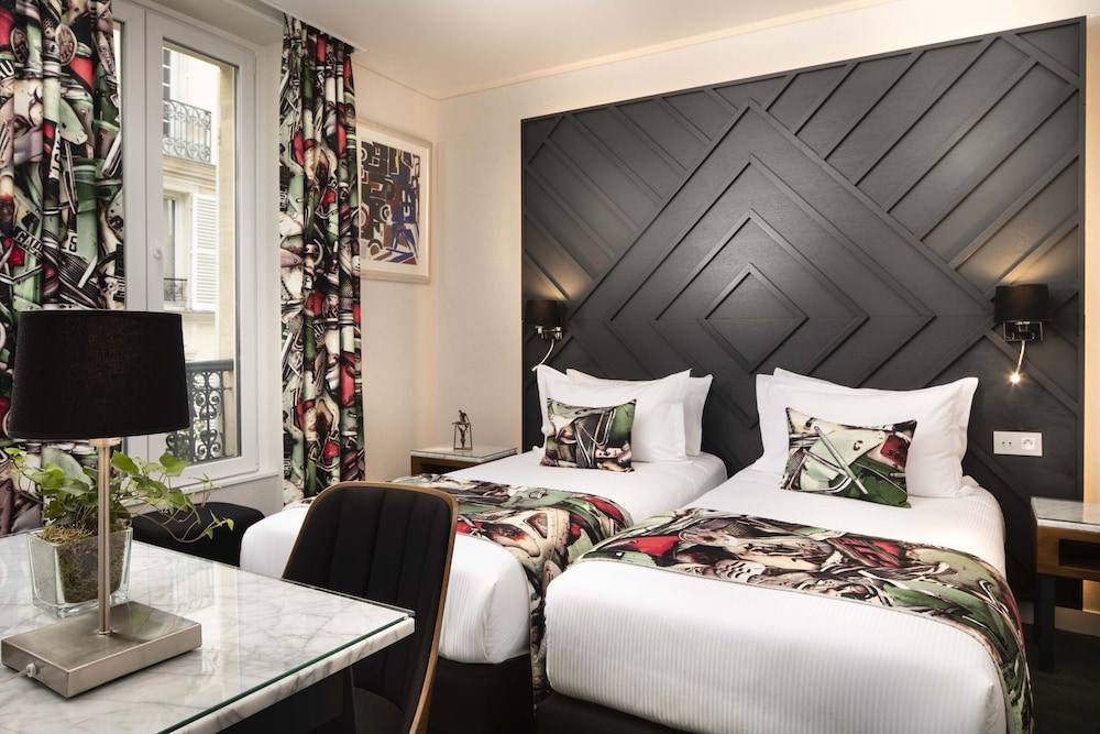 Des Arts Hotel 53/68