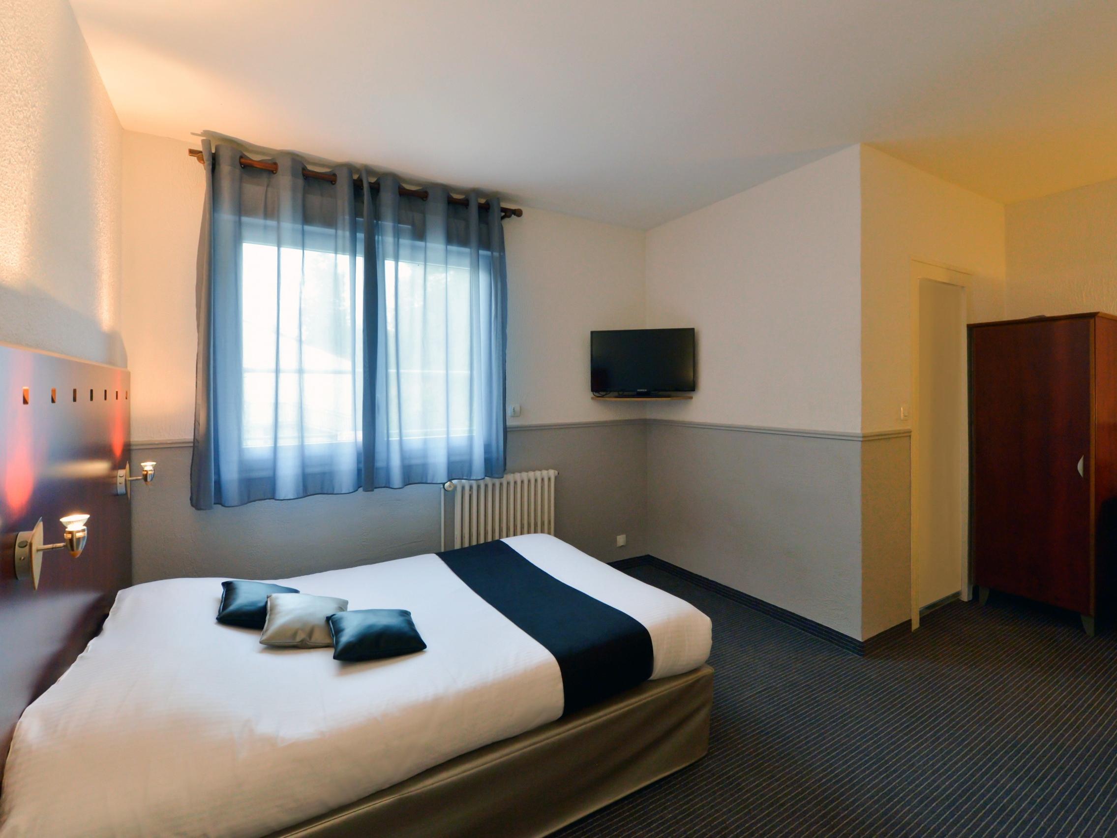 Hotel The Originals La Roche-sur-Yon Est Le Moulin Neuf 16/35