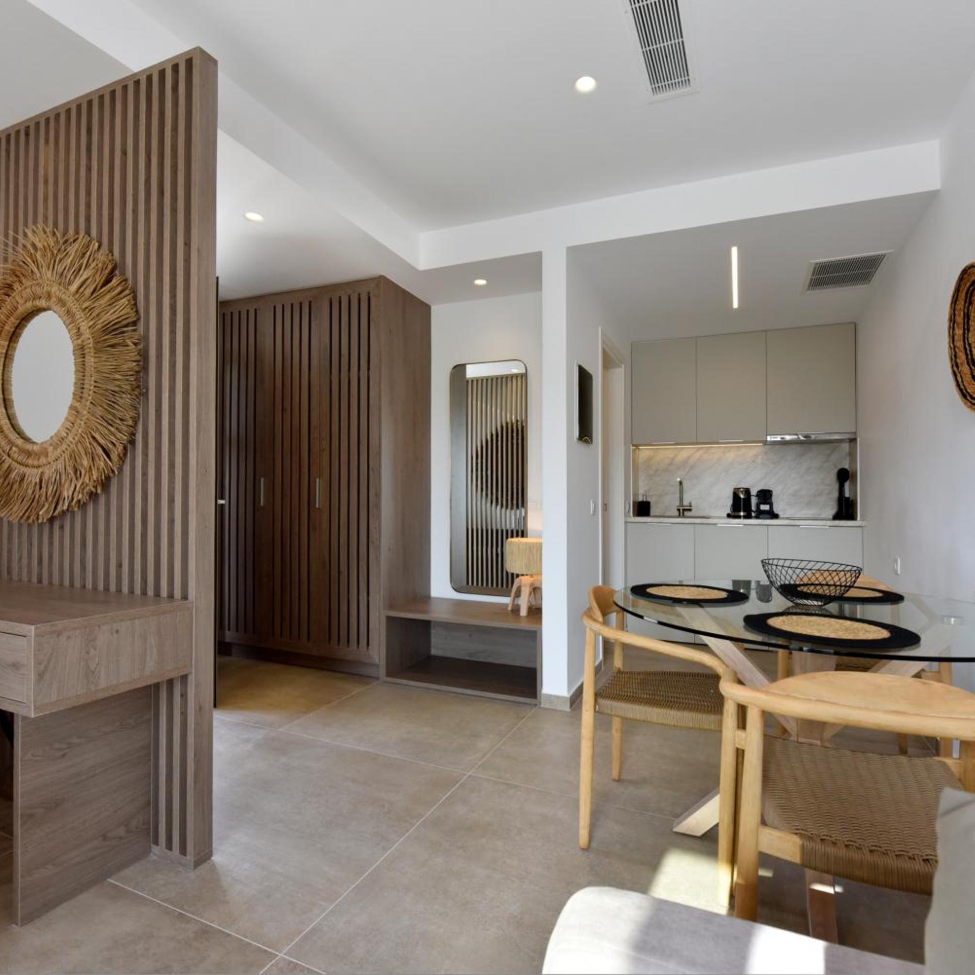 Anais Milos Suites 40/60