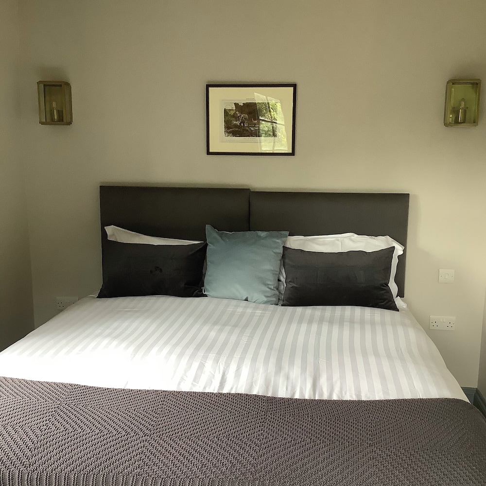 The Wharf House 14/43