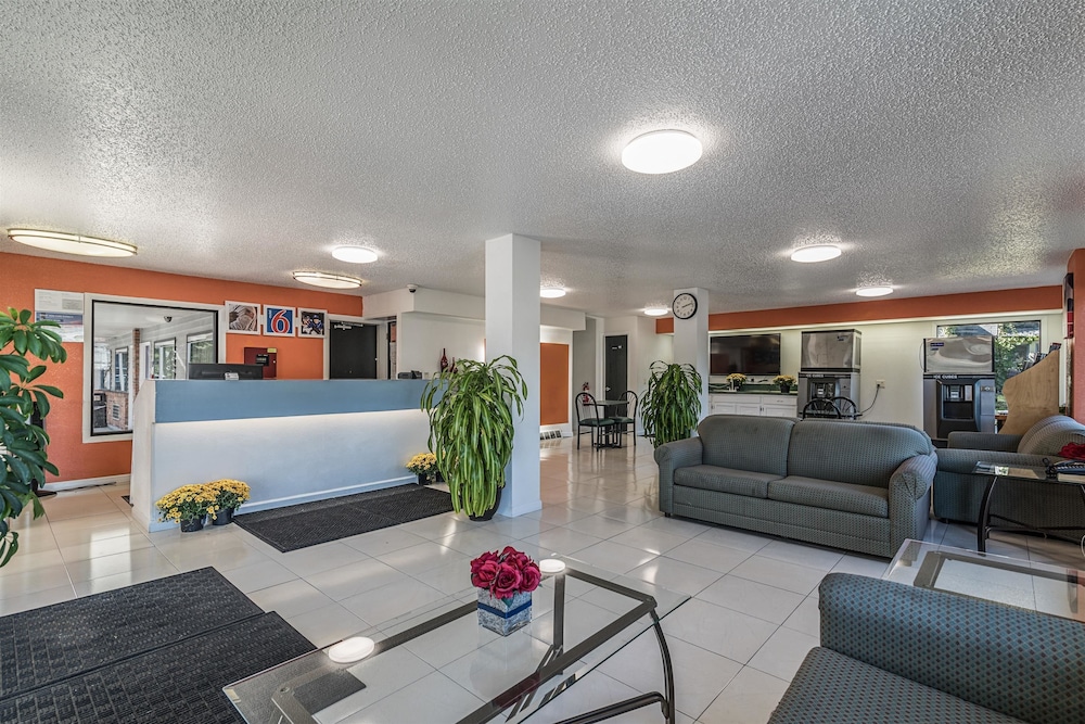 Motel6 Albany, NY - Airport 6/56