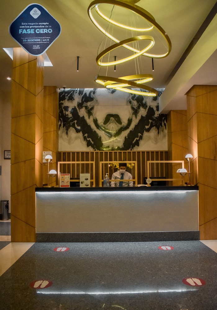 Hotel Velvet Plaza 41/64