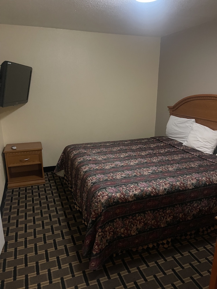 Inn At Mexia 12/64