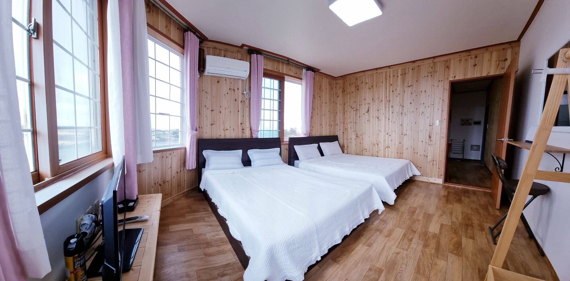 FAMILY, 2 QUEEN BEDS, PARTIAL SEA VIEW