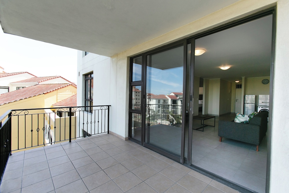 Cape Town City Accommodation the Island Club 3/69