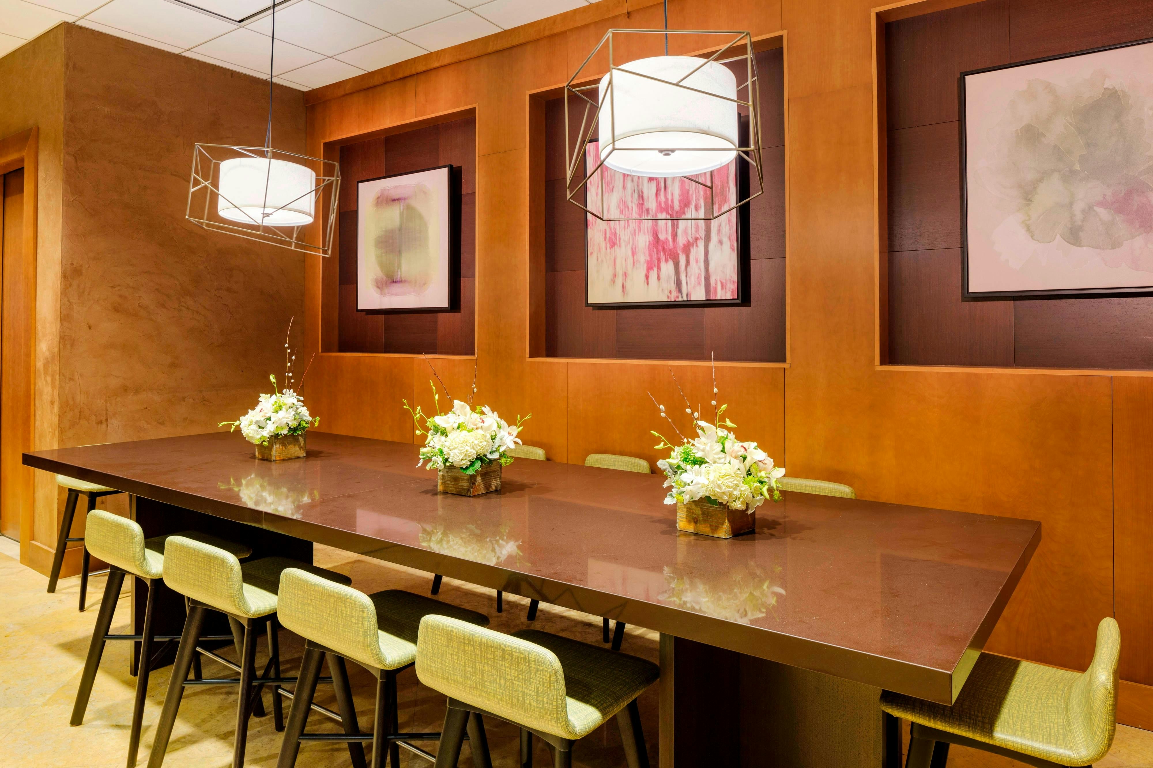 COURTYARD BY MARRIOTT LOGAN AIRPORT 38/49